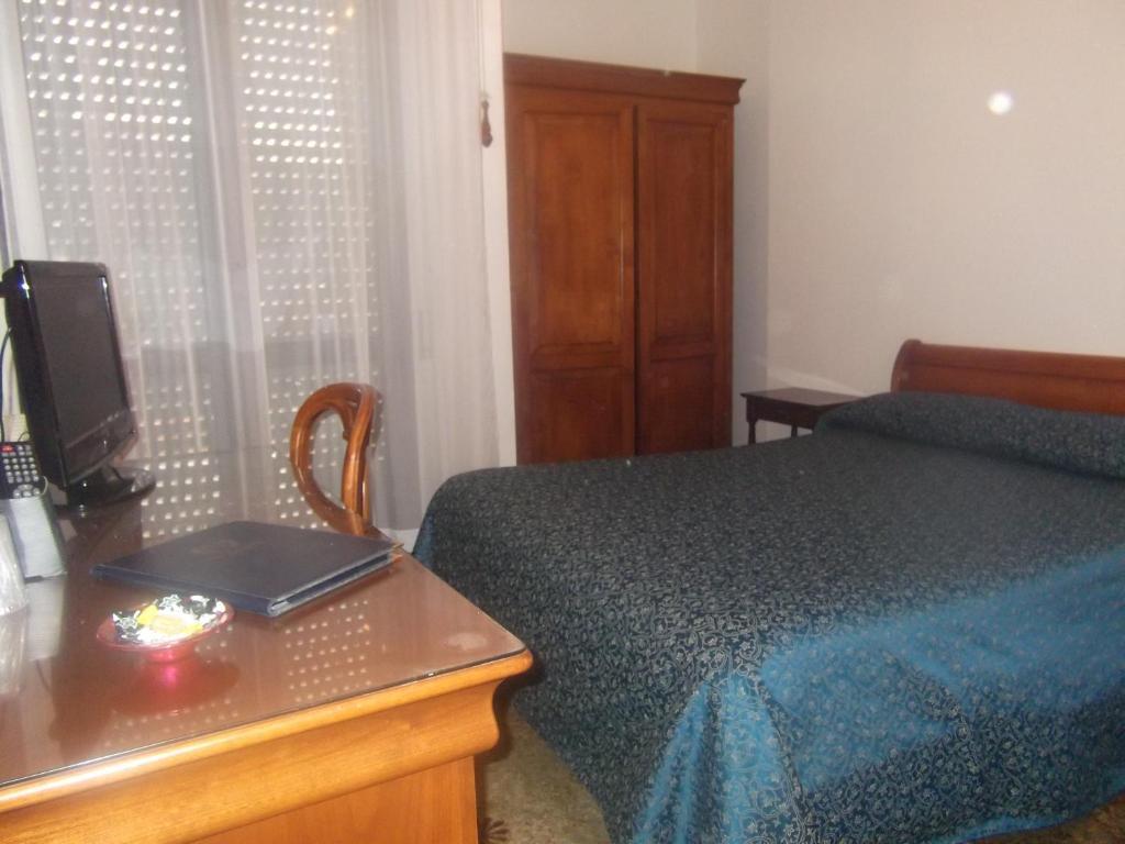 Hotel Napoleon Pontremoli Zimmer foto