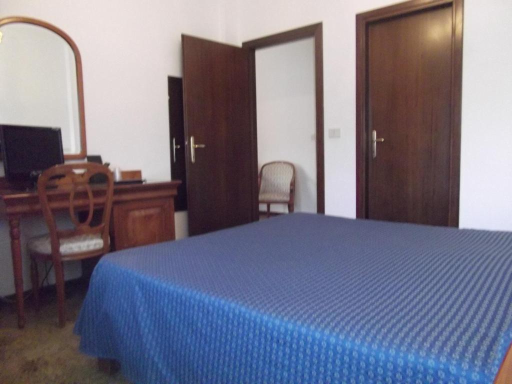 Hotel Napoleon Pontremoli Zimmer foto