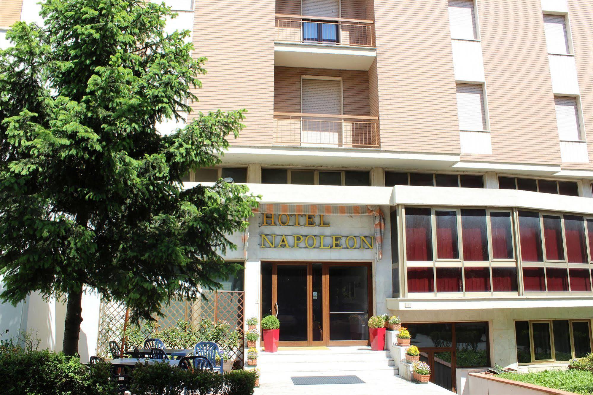 Hotel Napoleon Pontremoli Exterior foto