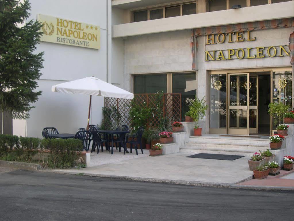 Hotel Napoleon Pontremoli Exterior foto